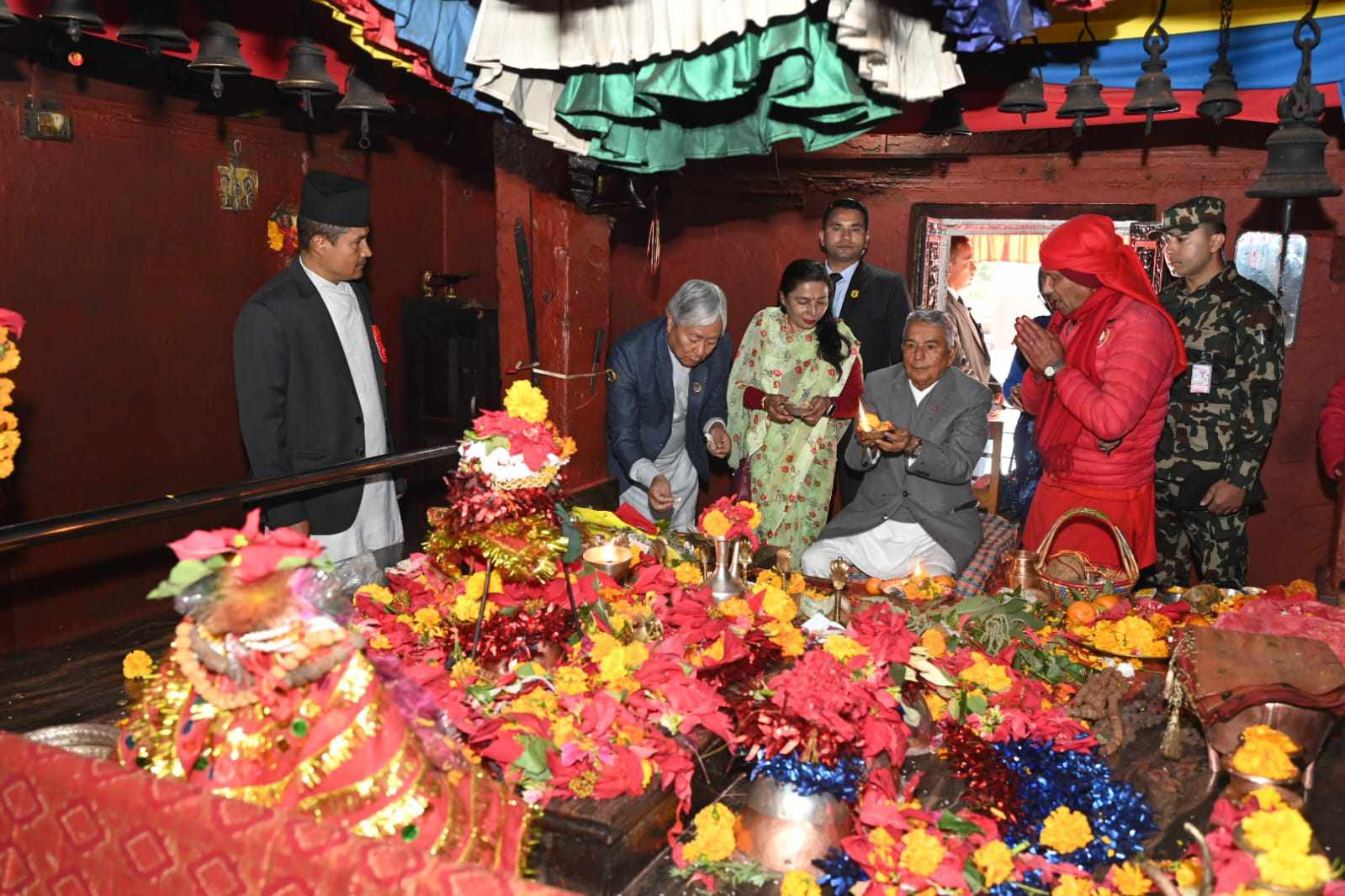 राष्ट्रपति पौडेलले गरे बागलुङको कालिका मन्दिरको दर्शन र पूजाअर्चना 